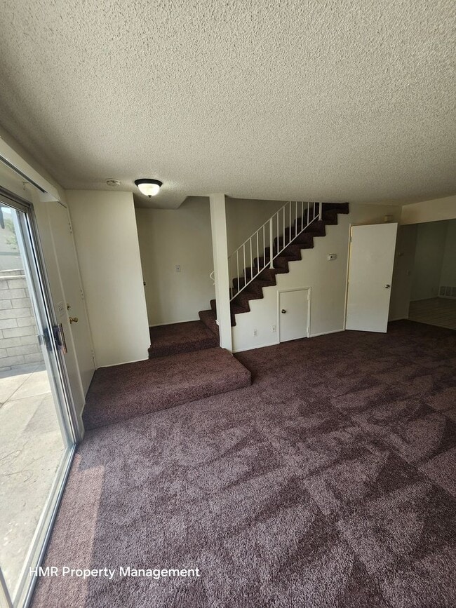 Building Photo - Two-Story condo in Ontario