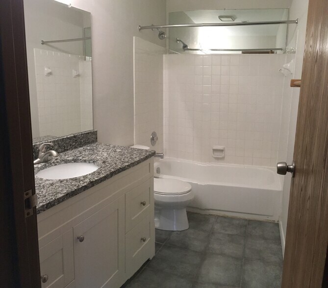 Building Photo - 1374 E Wyndham Cir