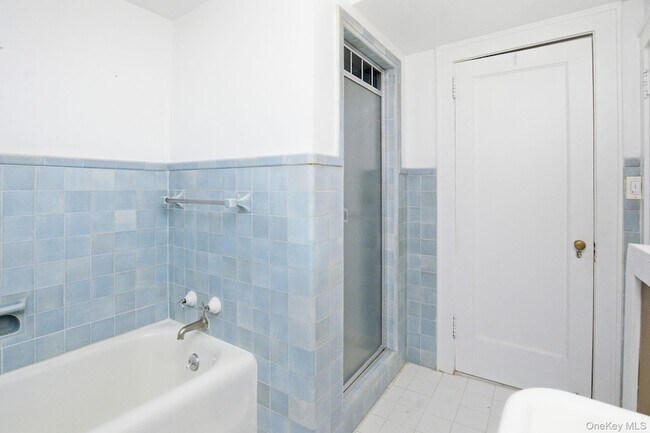 Building Photo - 5 Seymour Pl