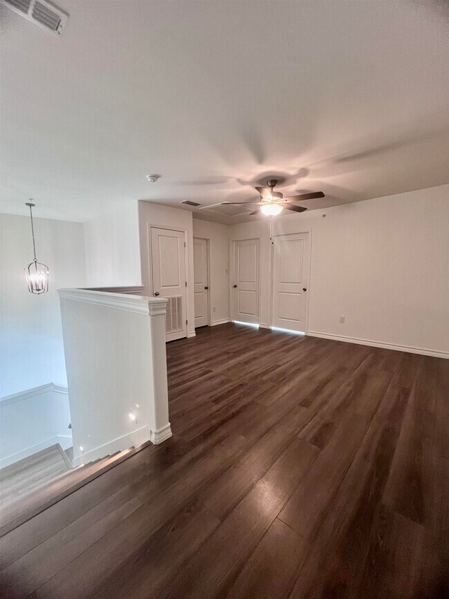 Building Photo - 9910 Bijan Dr
