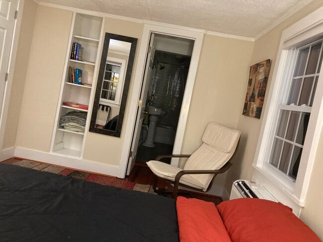 Bedroom 1 - 252 Loudoun St SW