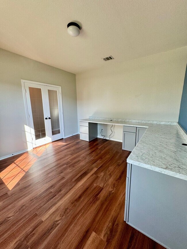 Building Photo - AVAILABLE SOON!