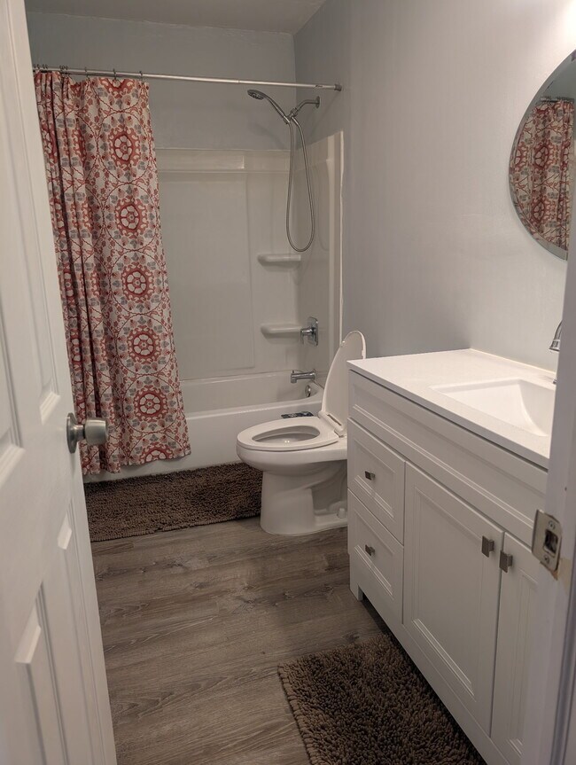 Full Bathroom - 2 Marc Ct