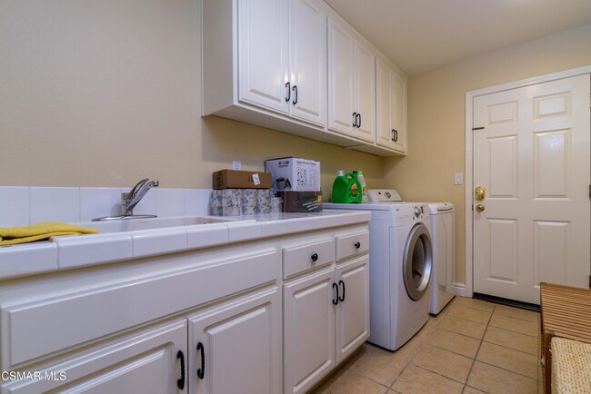 Building Photo - 499 Via Galo