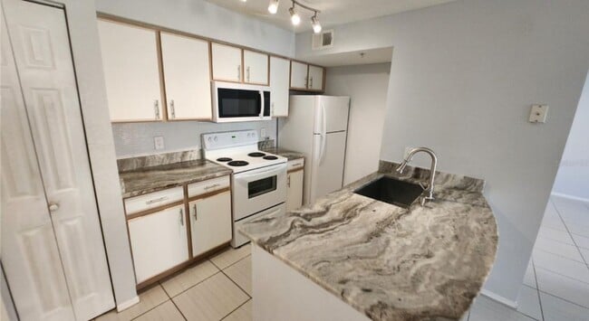 Building Photo - 2207 Antigua Pl