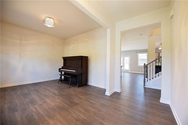 Building Photo - 4255 Sunflower Cir