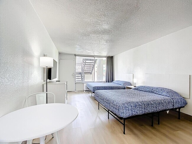 Building Photo - 4645 N Socrum Loop Rd