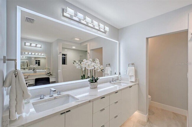 Building Photo - 650 Golden Gate Point