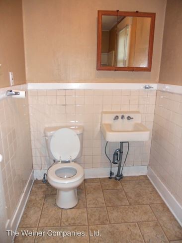 Building Photo - 310 N James St