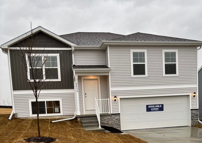 Building Photo - 8820 S 185th St