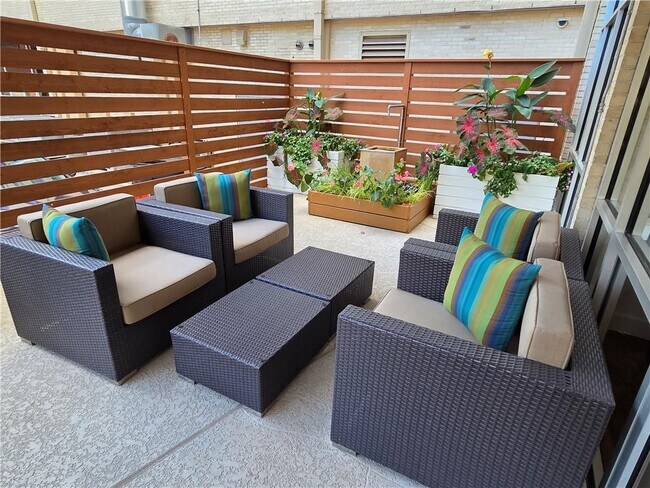 Building Photo - 878 Peachtree St NE