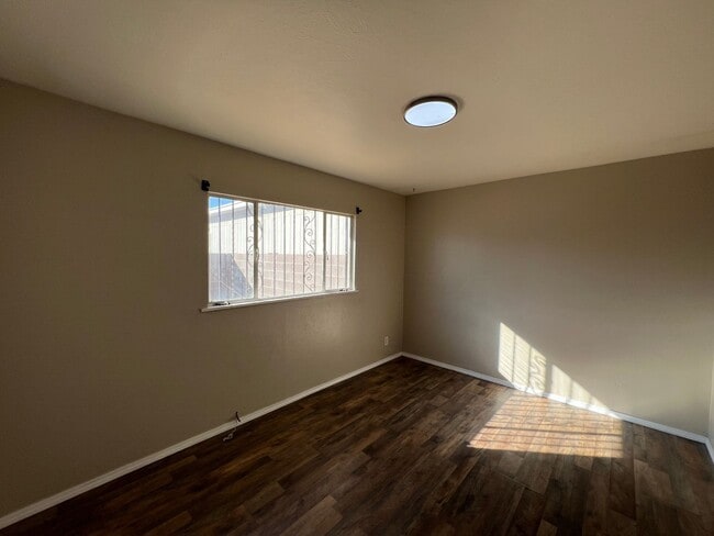 Building Photo - 4 Bedroom Home Available Near Comanche Rd NE & Carlisle Blvd NE!