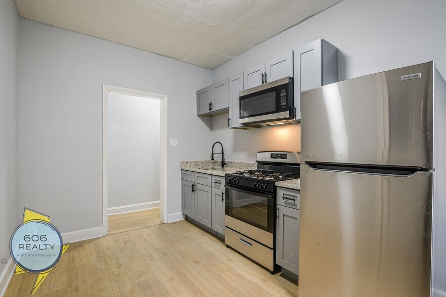 Building Photo - 5250 S Drexel Ave