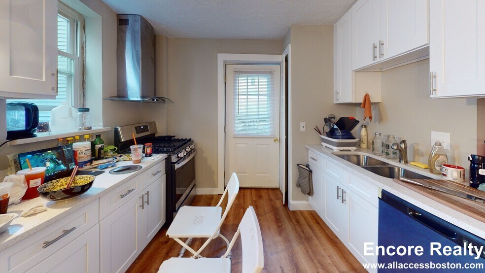 Building Photo - 7 Winship St