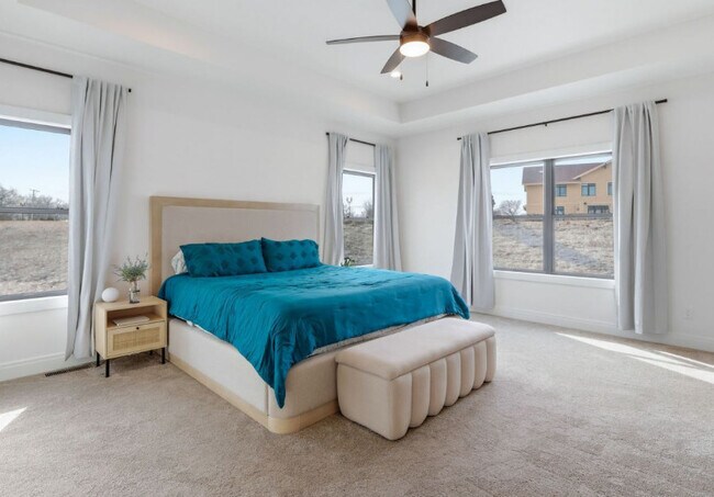 Building Photo - 1 Country Club Ct