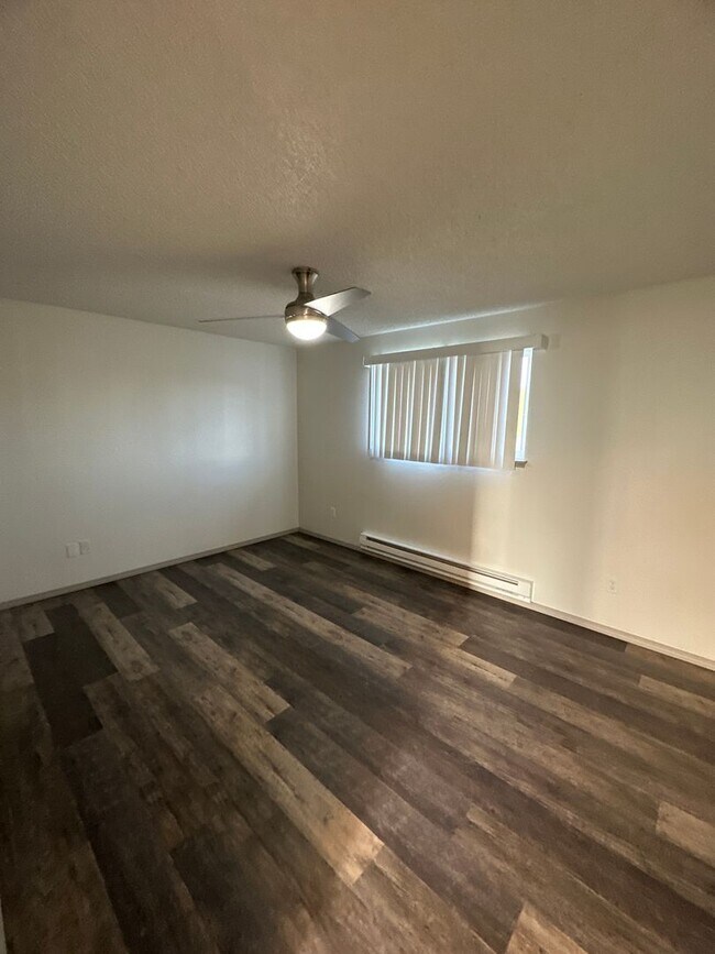 Building Photo - 10402 107th Ave SW