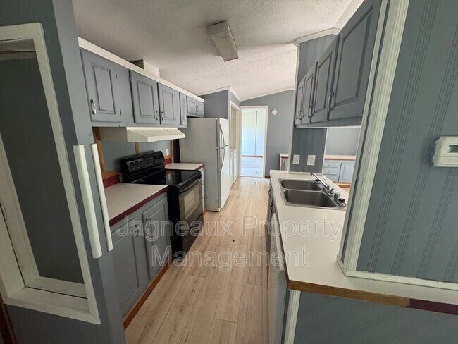 Building Photo - 7113 LA-27