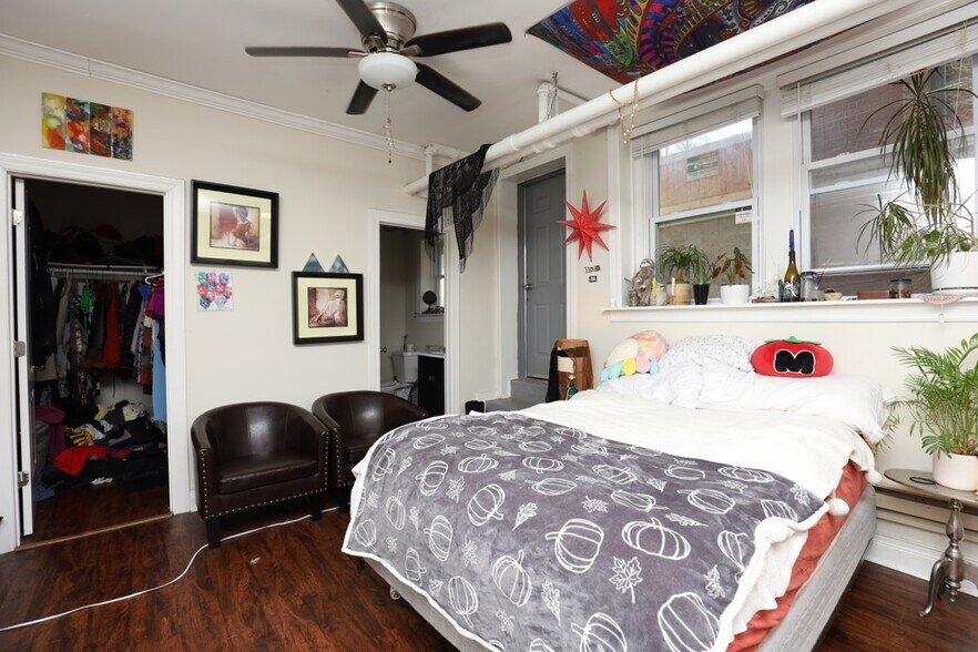 Building Photo - 2129 N Dayton St