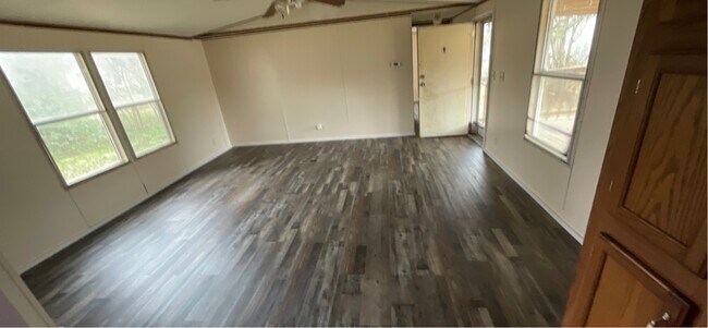 Building Photo - 204 E Browning St