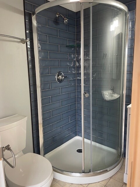 Click for Shower - 400 S Ashland Ave