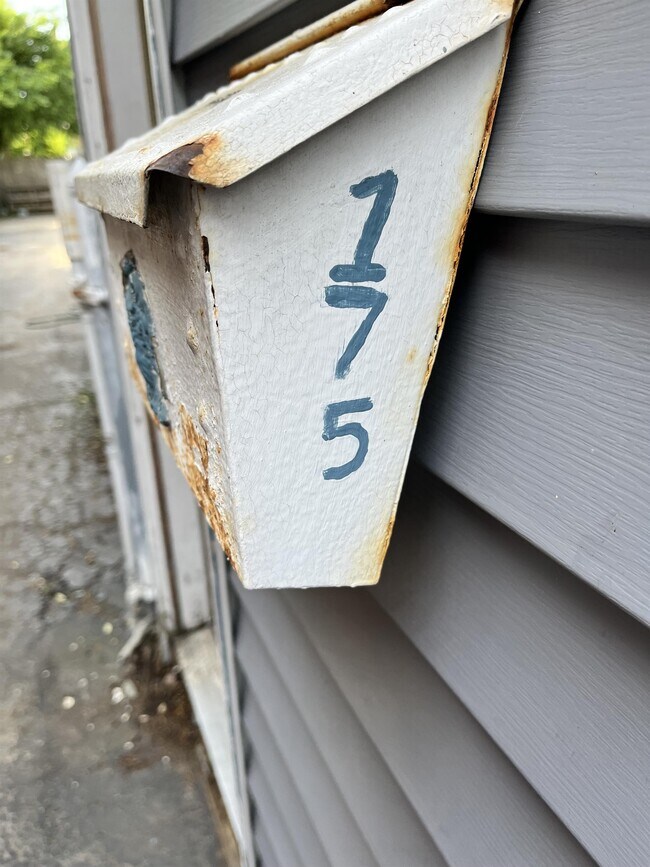 Building Photo - 175 Lisbon Ave