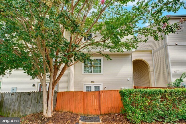 Building Photo - 10305 Bridgetown Pl