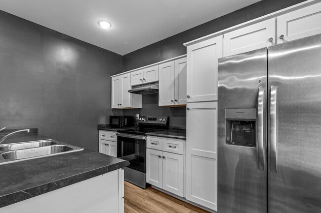 Building Photo - 4718 Metro Park Ln