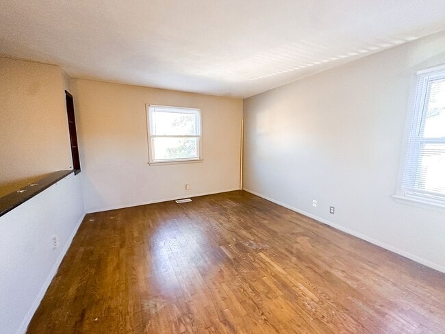 Building Photo - 8415 E 34th St