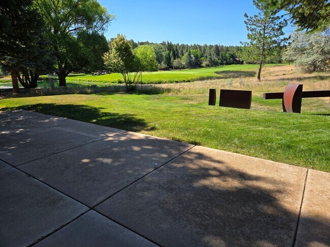Building Photo - 3500 N Country Club Dr