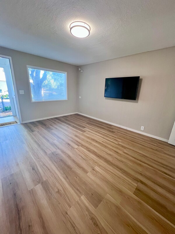 Building Photo - 123 Chiloquin Dr