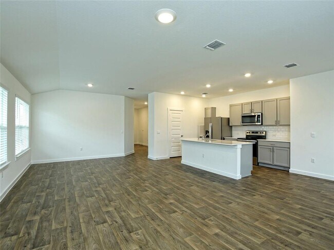 Building Photo - 108 Canadian River Trl
