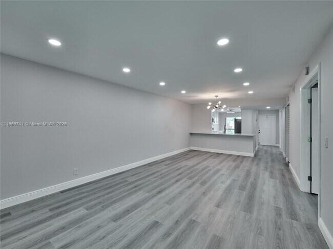 Building Photo - 5380 Cedar Lake Dr