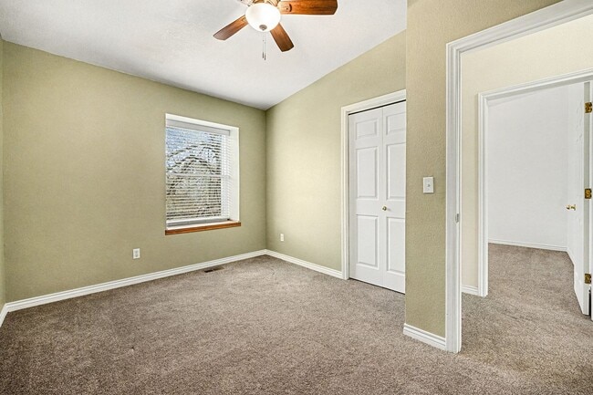 Building Photo - 3 Bedroom 2.5 Bathroom is Old Town Arvada