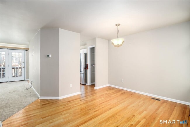 Building Photo - 2004 Eaton Ct