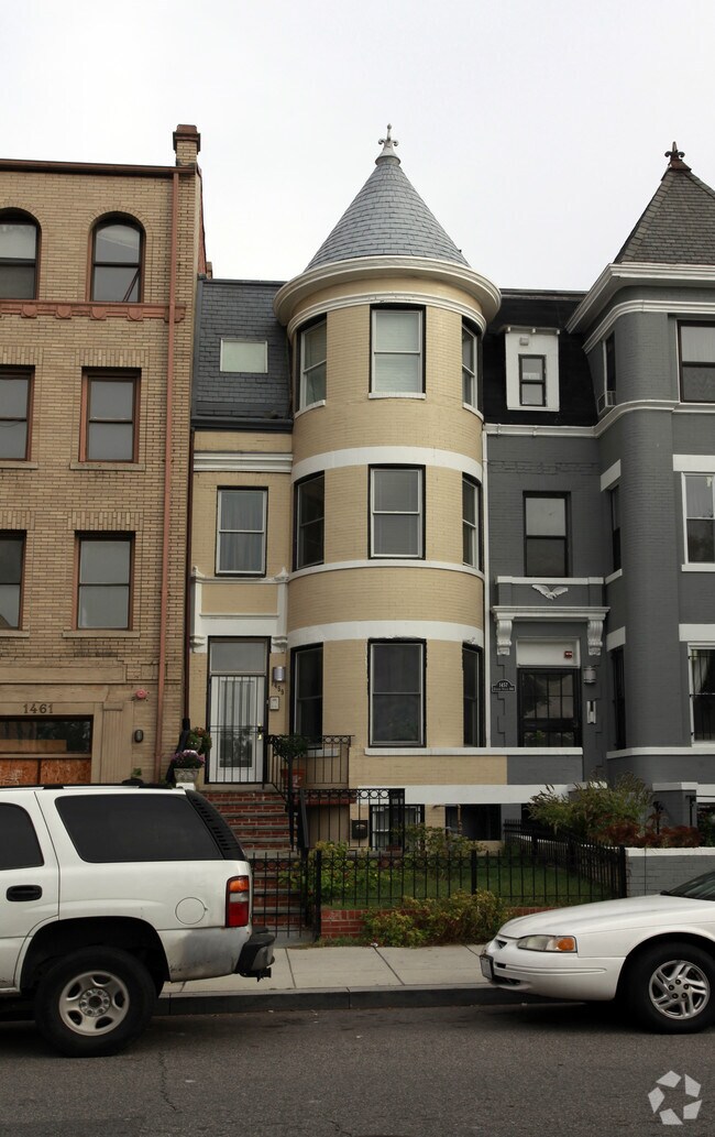 Primary Photo - 1459 Girard St NW