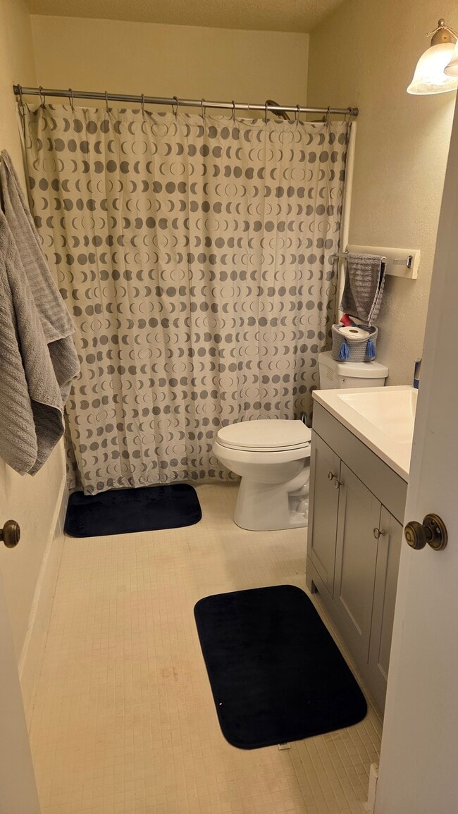 Building Photo - 2337 Champion Ct