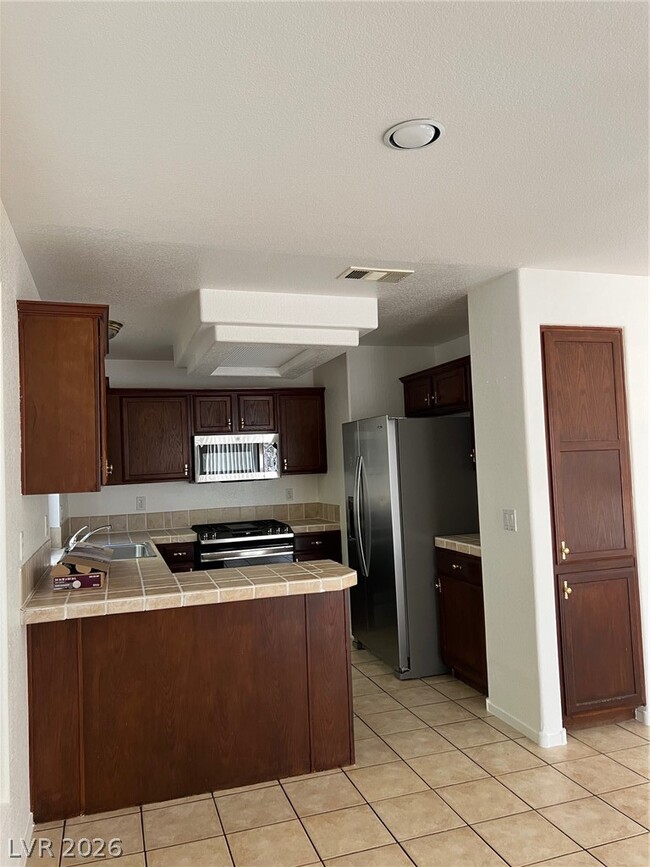 Building Photo - 7575 Aurora Glow St