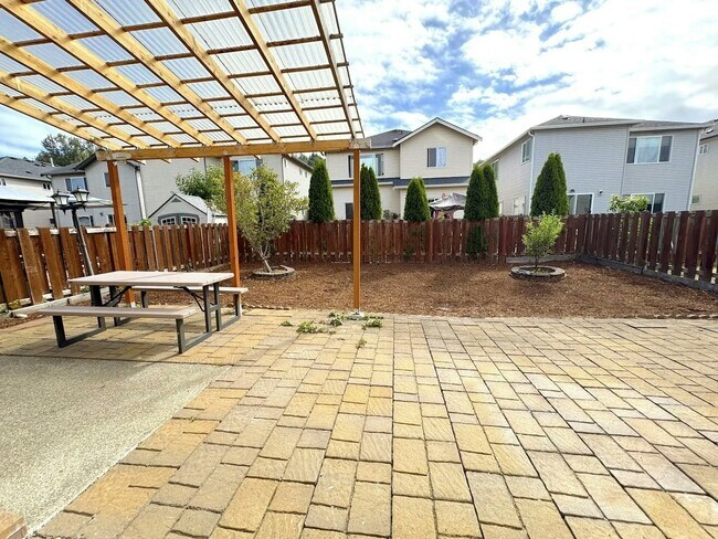 Building Photo - 1752 42nd St NE