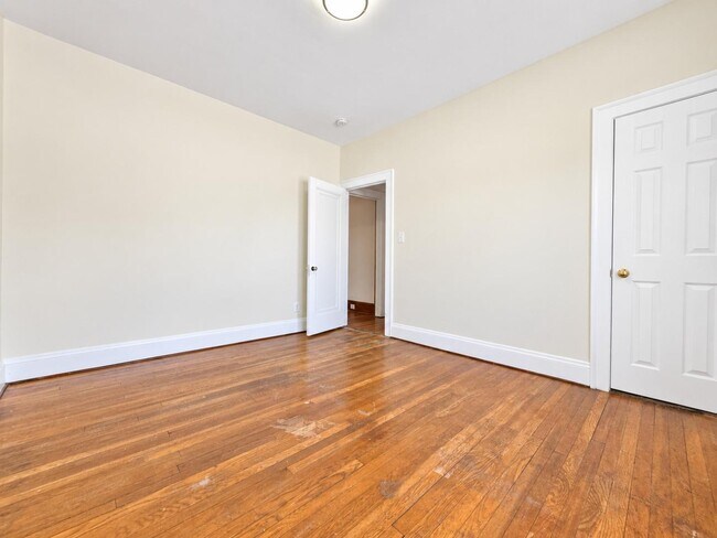 Building Photo - 4878 E 93rd St