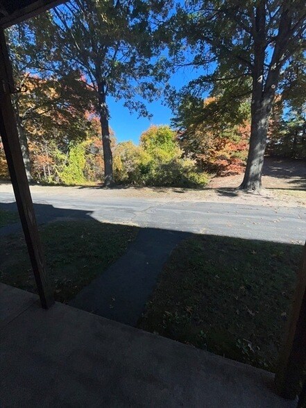 Building Photo - 35 School St