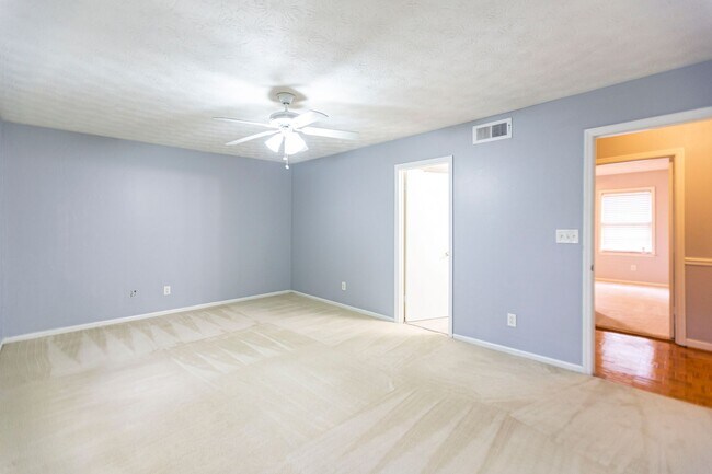 Building Photo - 2bd Townhome in the Heart of Tucker