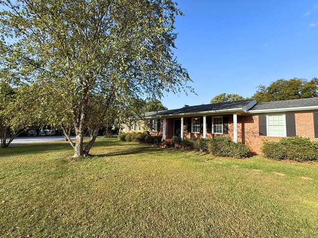 Building Photo - 9 Hardwick Dr