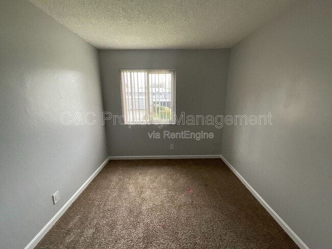 Building Photo - 292 Grecia Ct