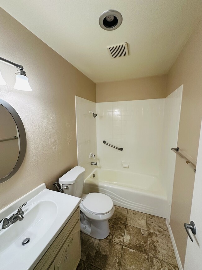 Building Photo - 10940 Decatur Rd