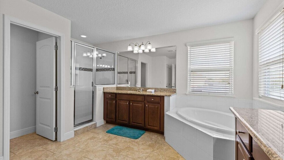 Building Photo - 5266 Wildwood Wy