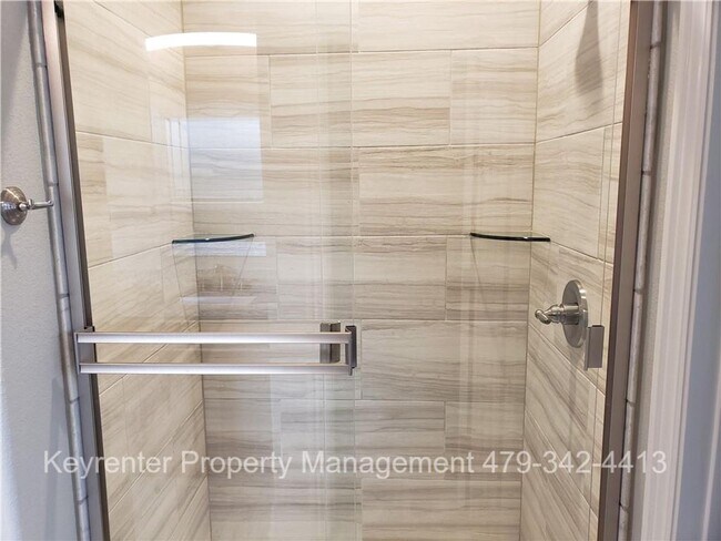 Building Photo - Spacious 4-Bedroom Home with Modern Upgrades & Fenced Yard