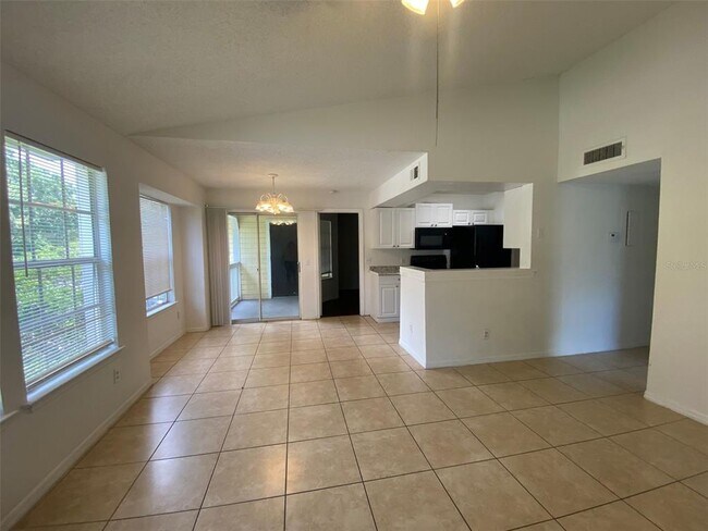 Building Photo - 1043 S Hiawassee Rd