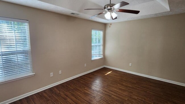 Building Photo - 165 Woodland Pk Lp