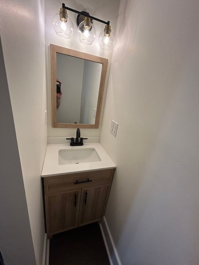 Building Photo - Available Soon! Ardmore WS, 4 Bedroom, 3 F...
