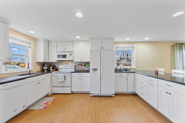 Building Photo - 60 Merrifield Ct